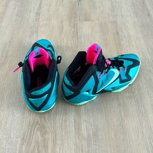 Men’s Nike Lebron XI “south beach” size 12